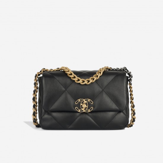 CHANEL 19 BAG